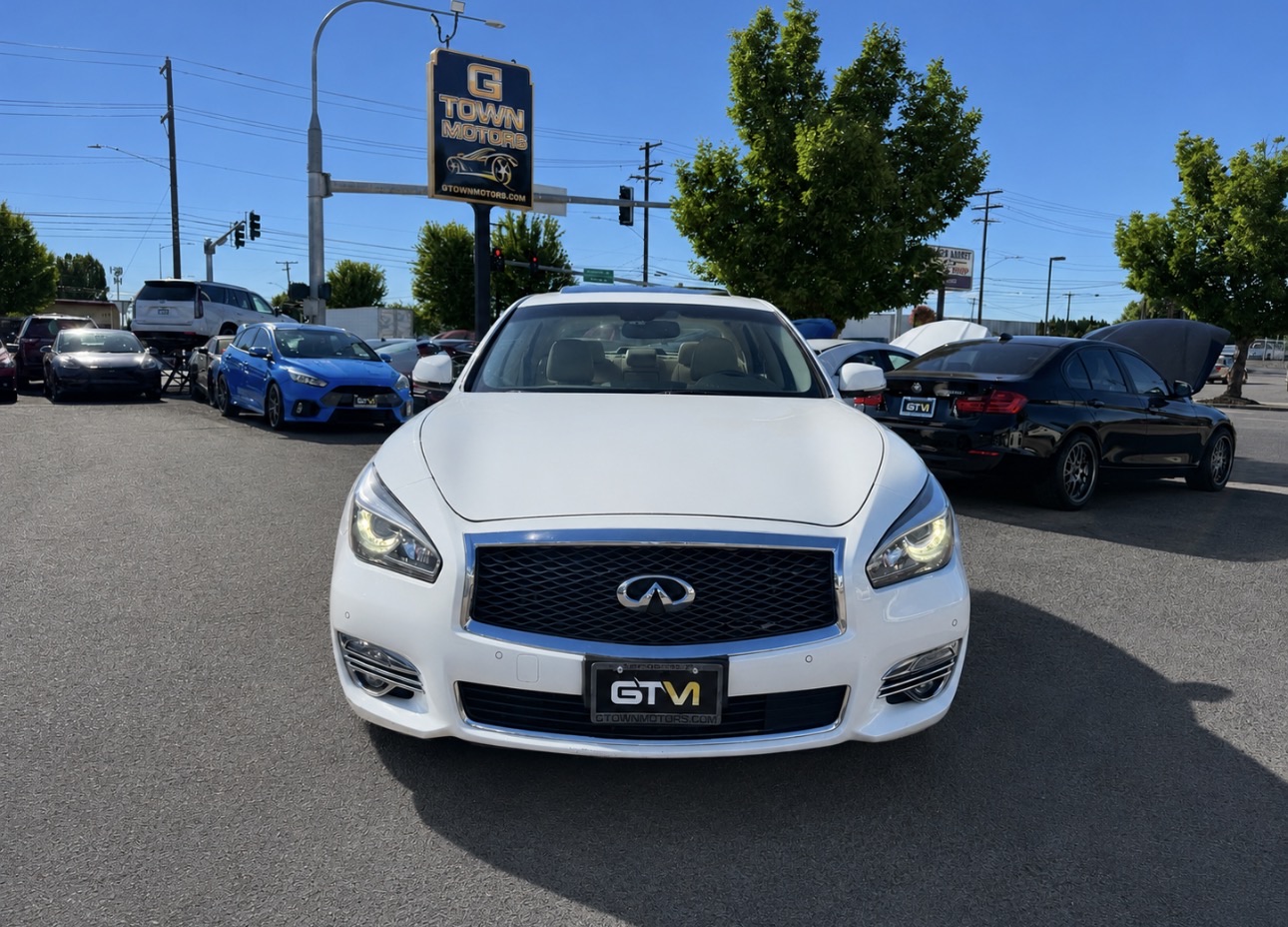 View vehicle photo 2