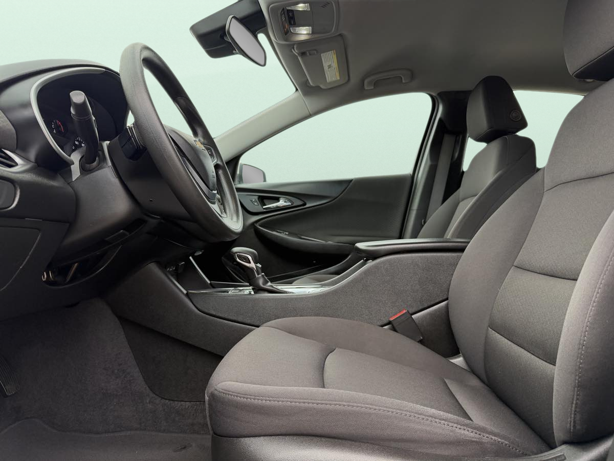 Photo 6 of this Chevrolet Malibu