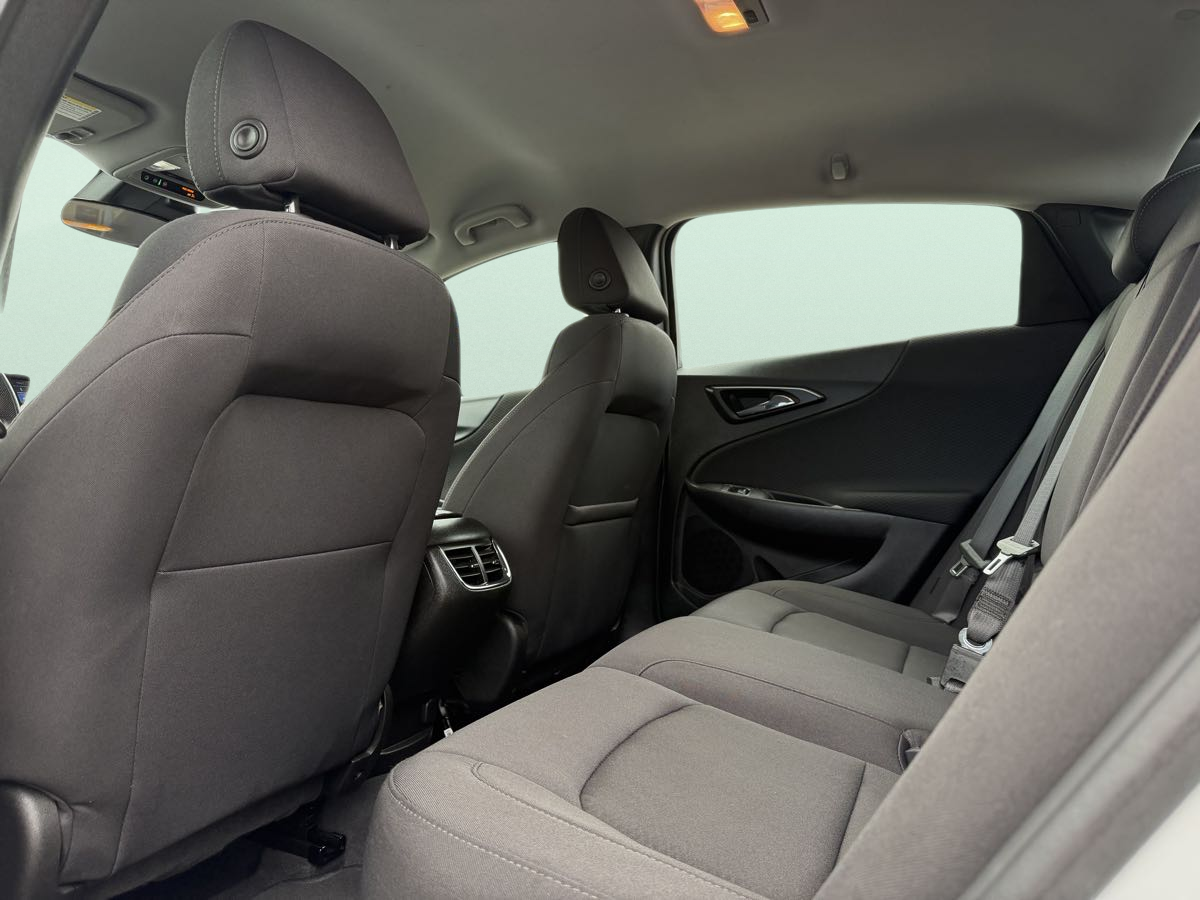 Photo 12 of this Chevrolet Malibu