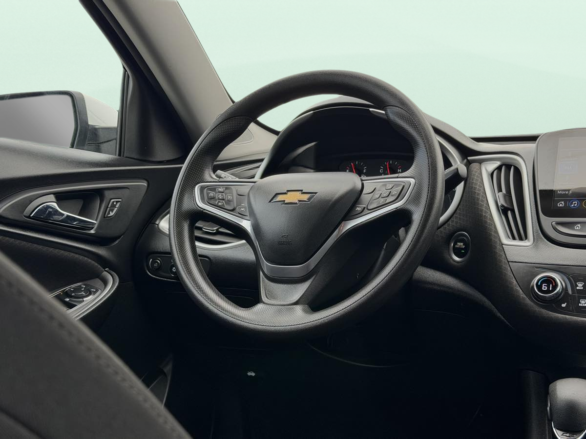 Photo 13 of this Chevrolet Malibu