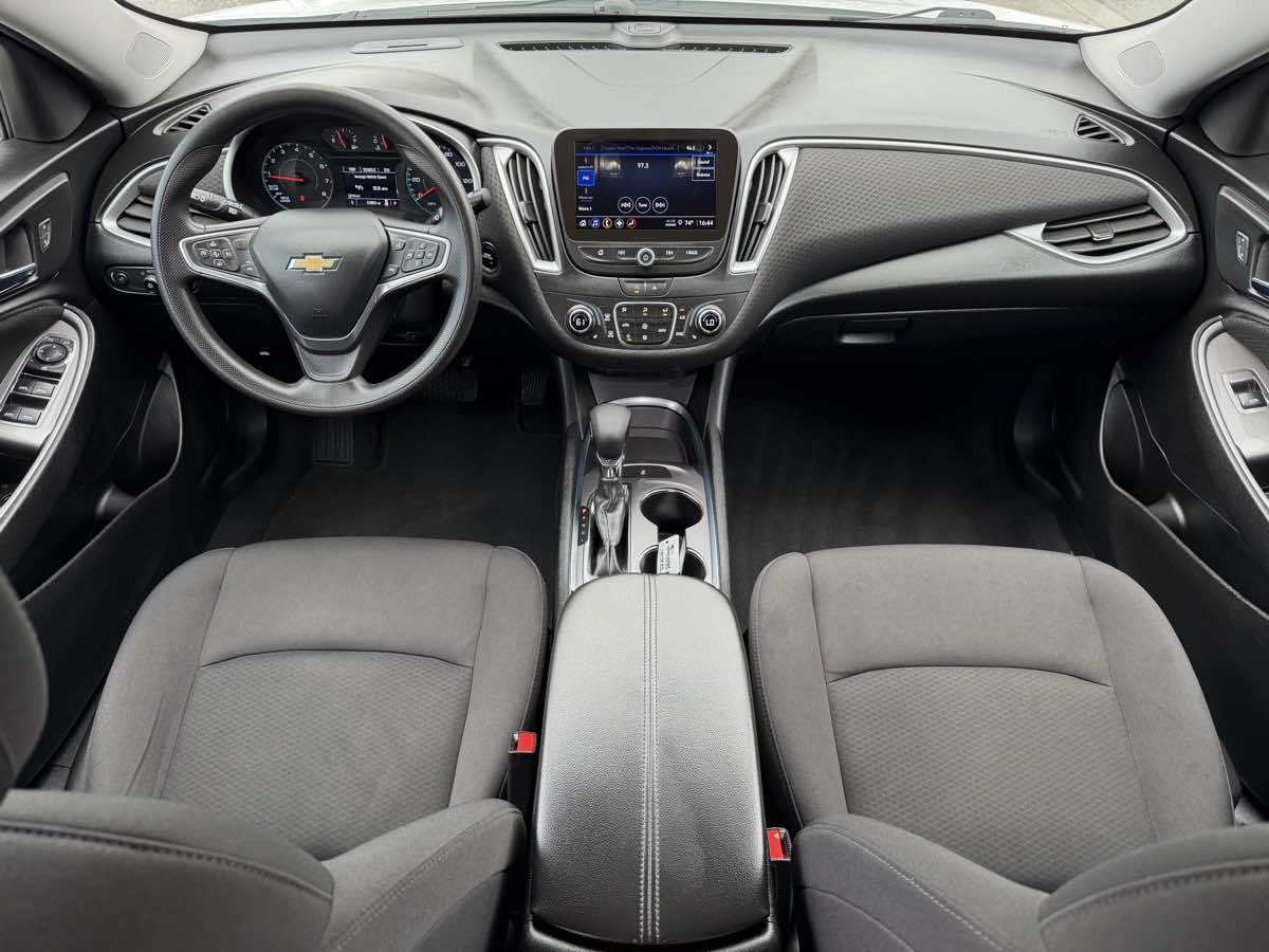 Photo 15 of this Chevrolet Malibu