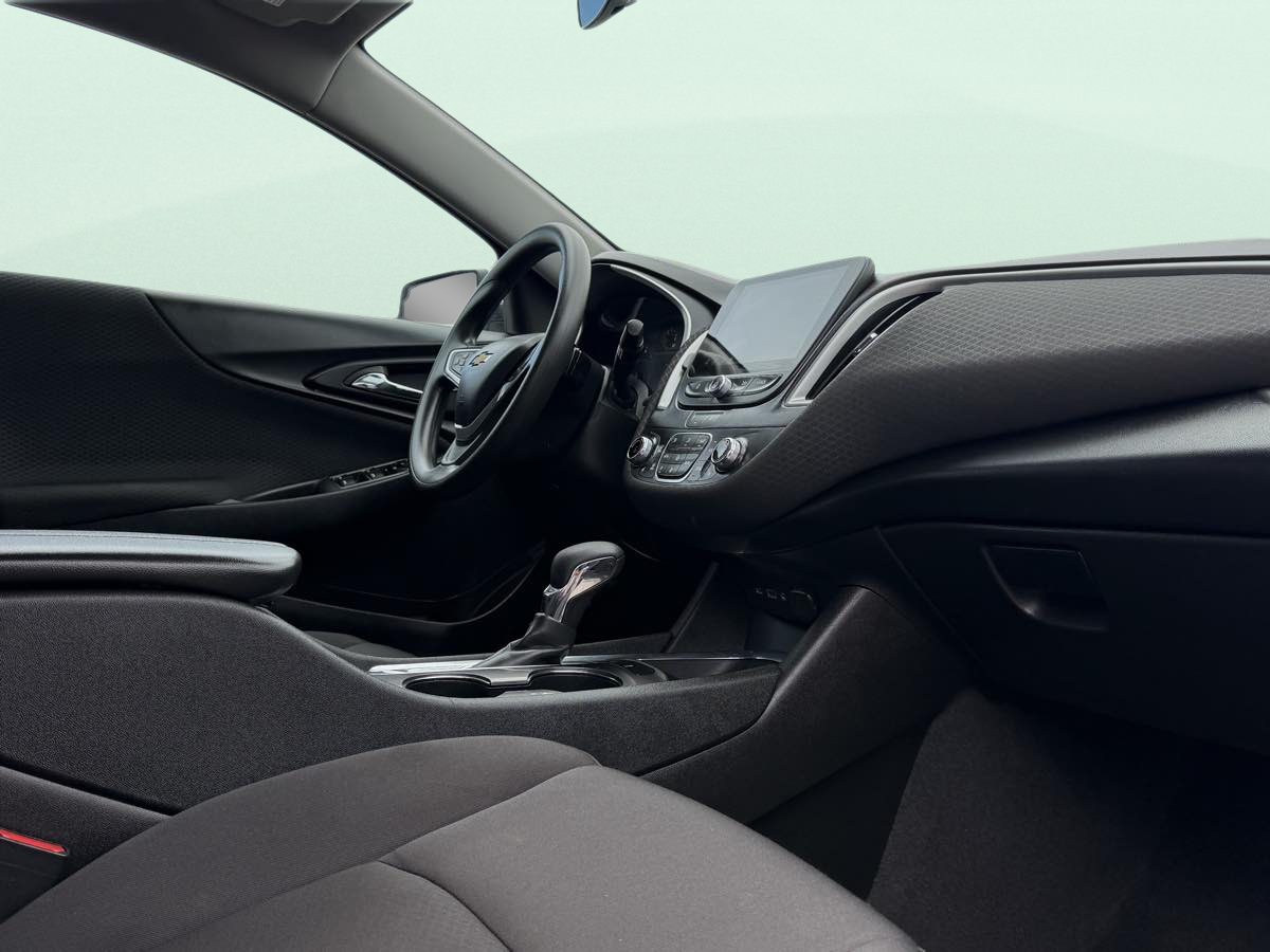 Photo 18 of this Chevrolet Malibu