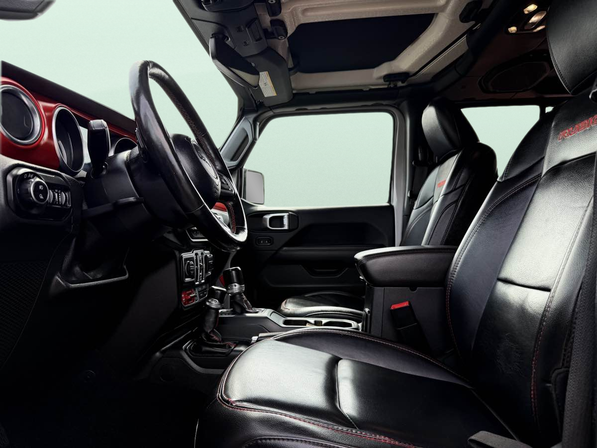 Photo 6 of this Jeep Gladiator