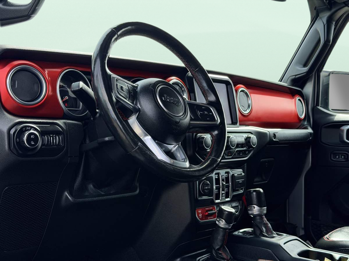 Photo 8 of this Jeep Gladiator
