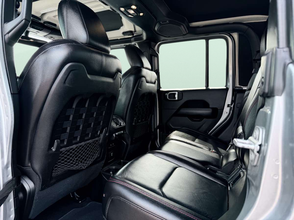 Photo 13 of this Jeep Gladiator