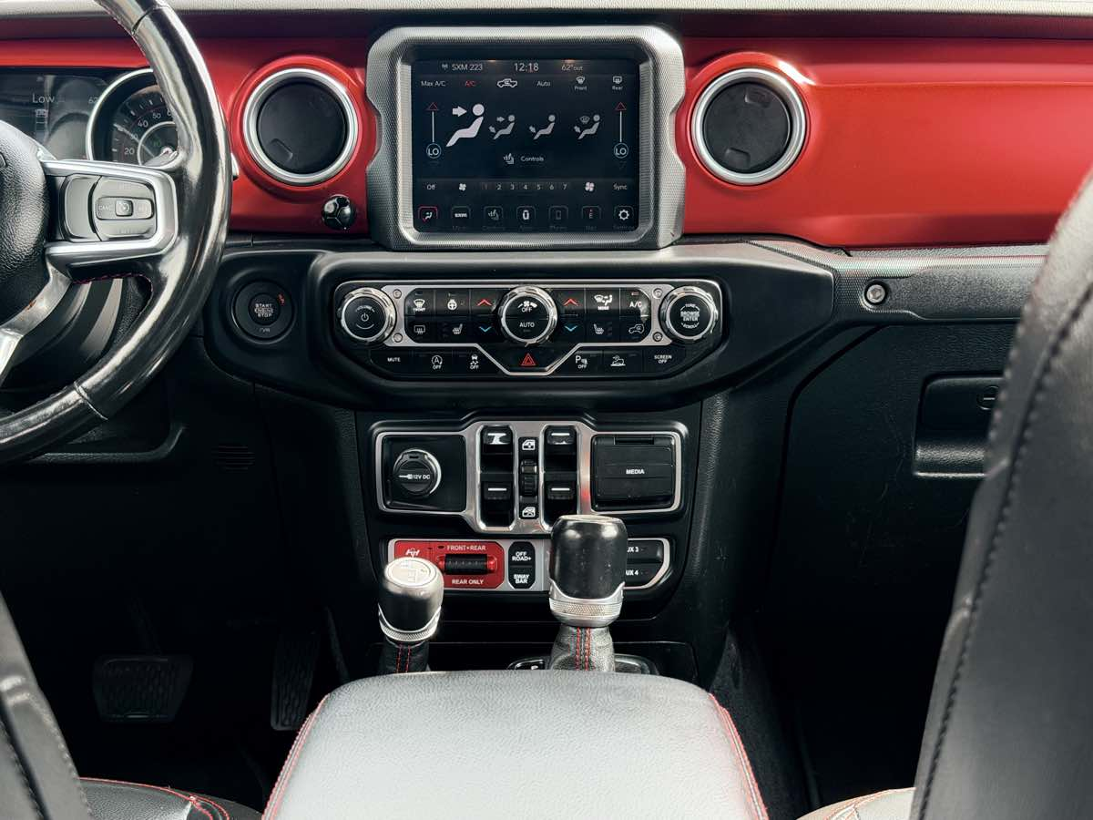 Photo 15 of this Jeep Gladiator
