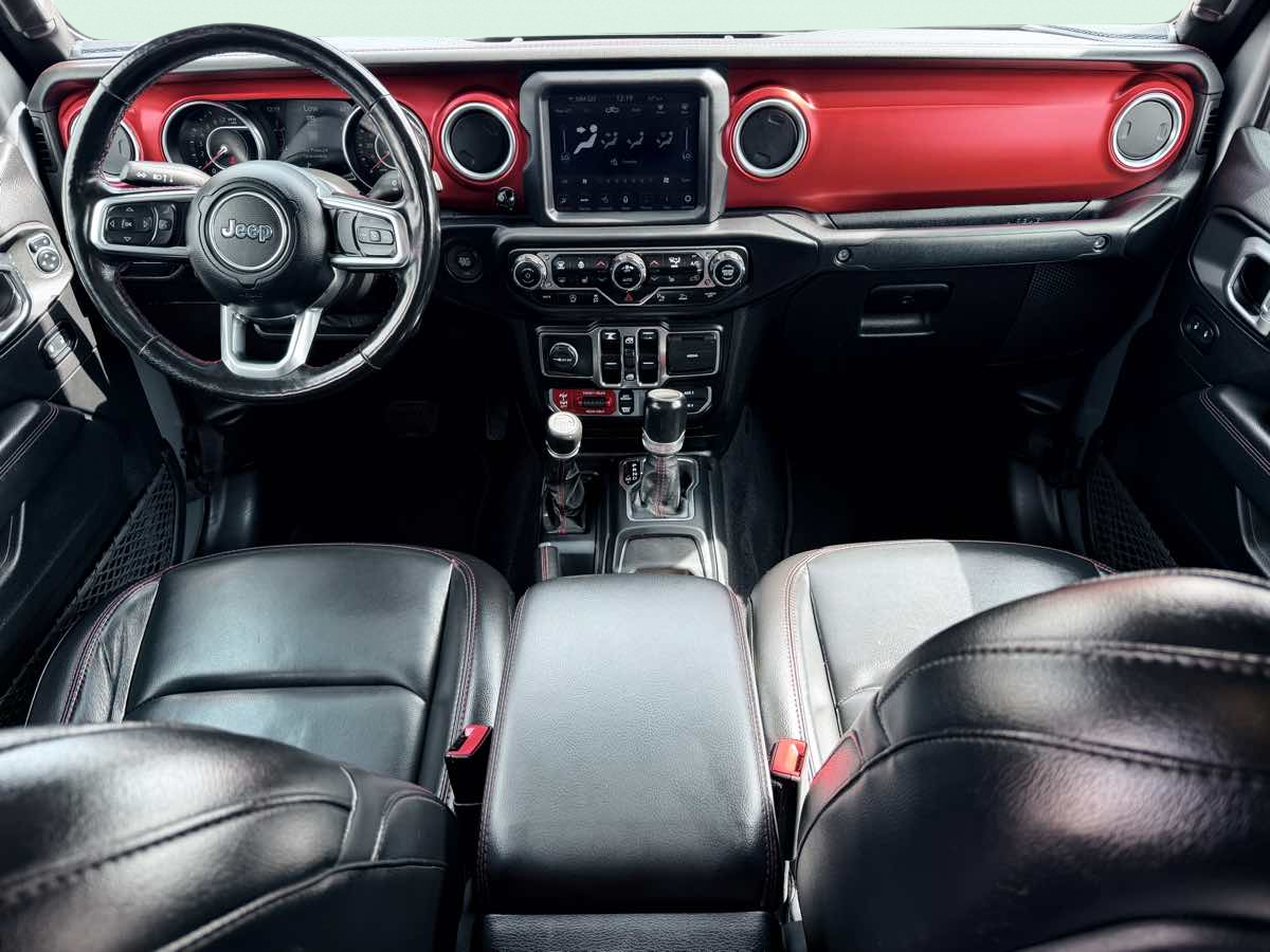 Photo 16 of this Jeep Gladiator