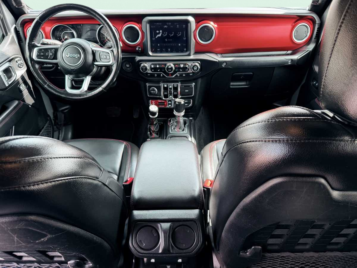 Photo 18 of this Jeep Gladiator