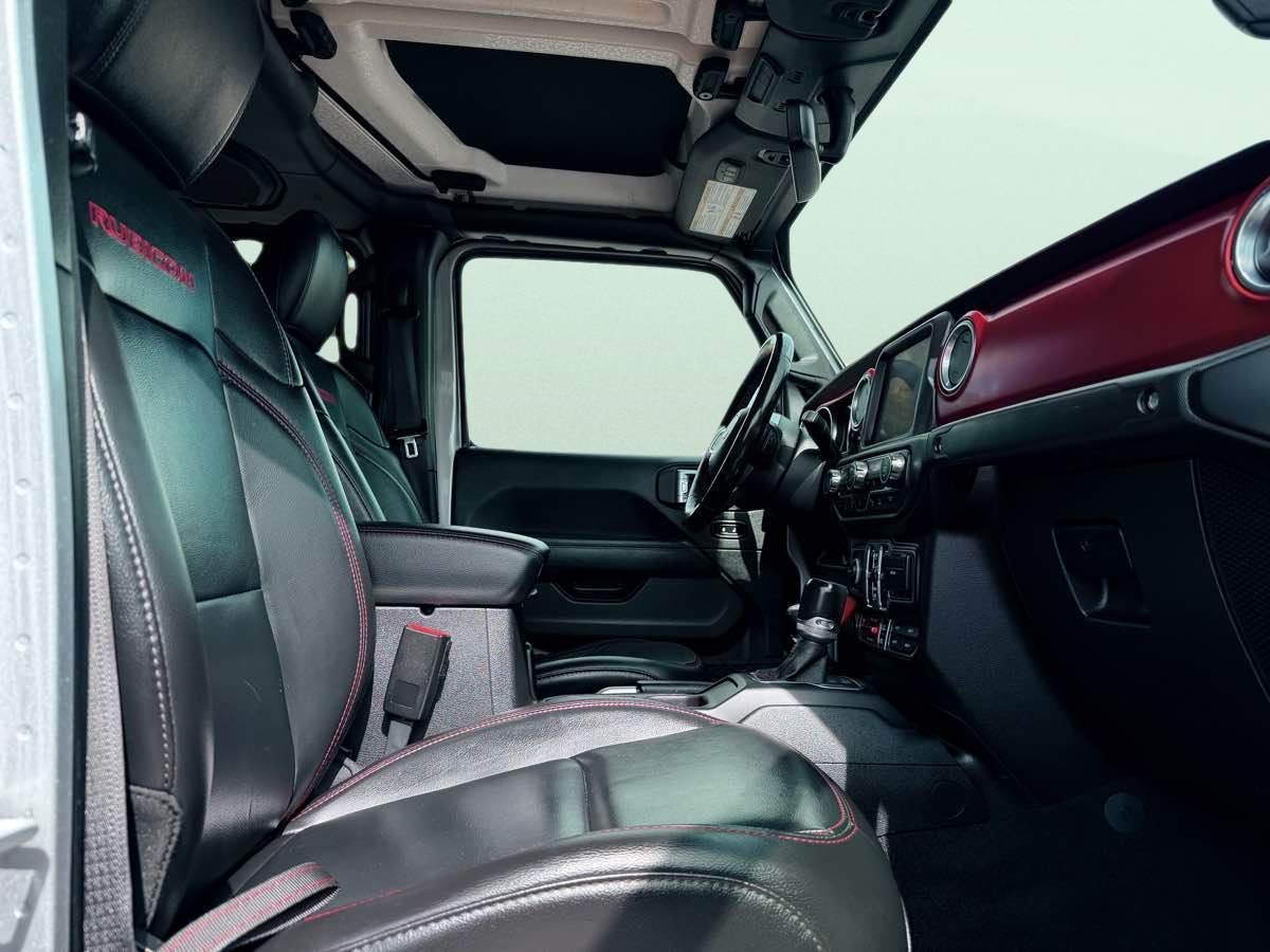 Photo 19 of this Jeep Gladiator
