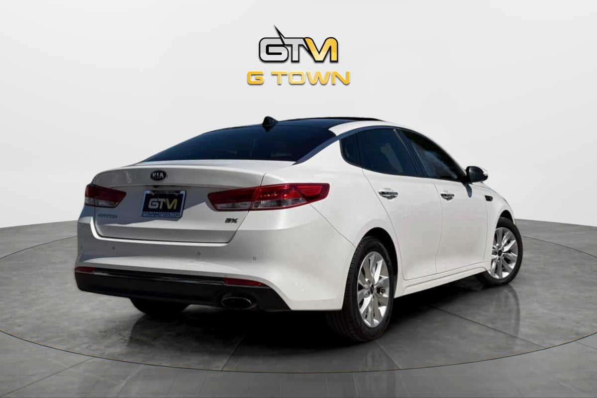 Photo 3 of this Kia Optima