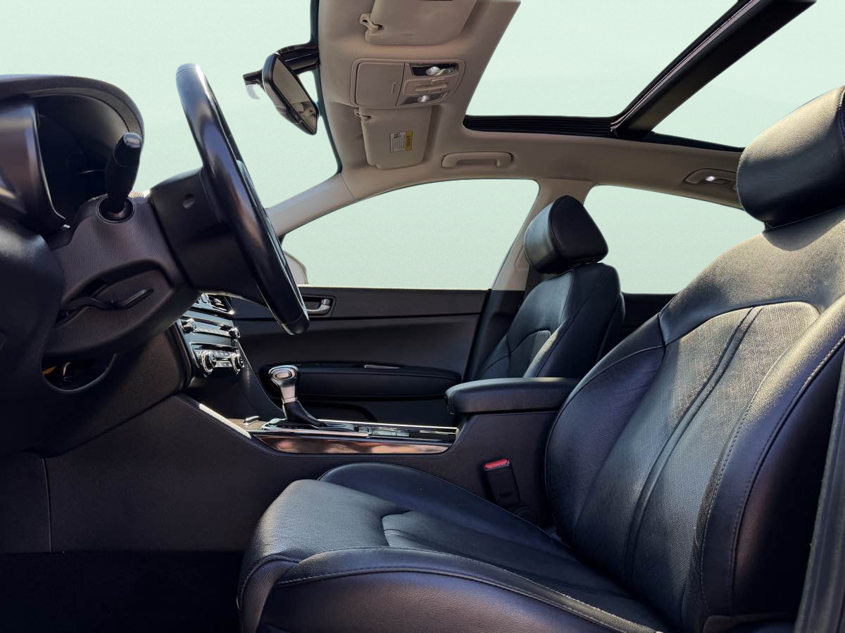 Photo 11 of this Kia Optima