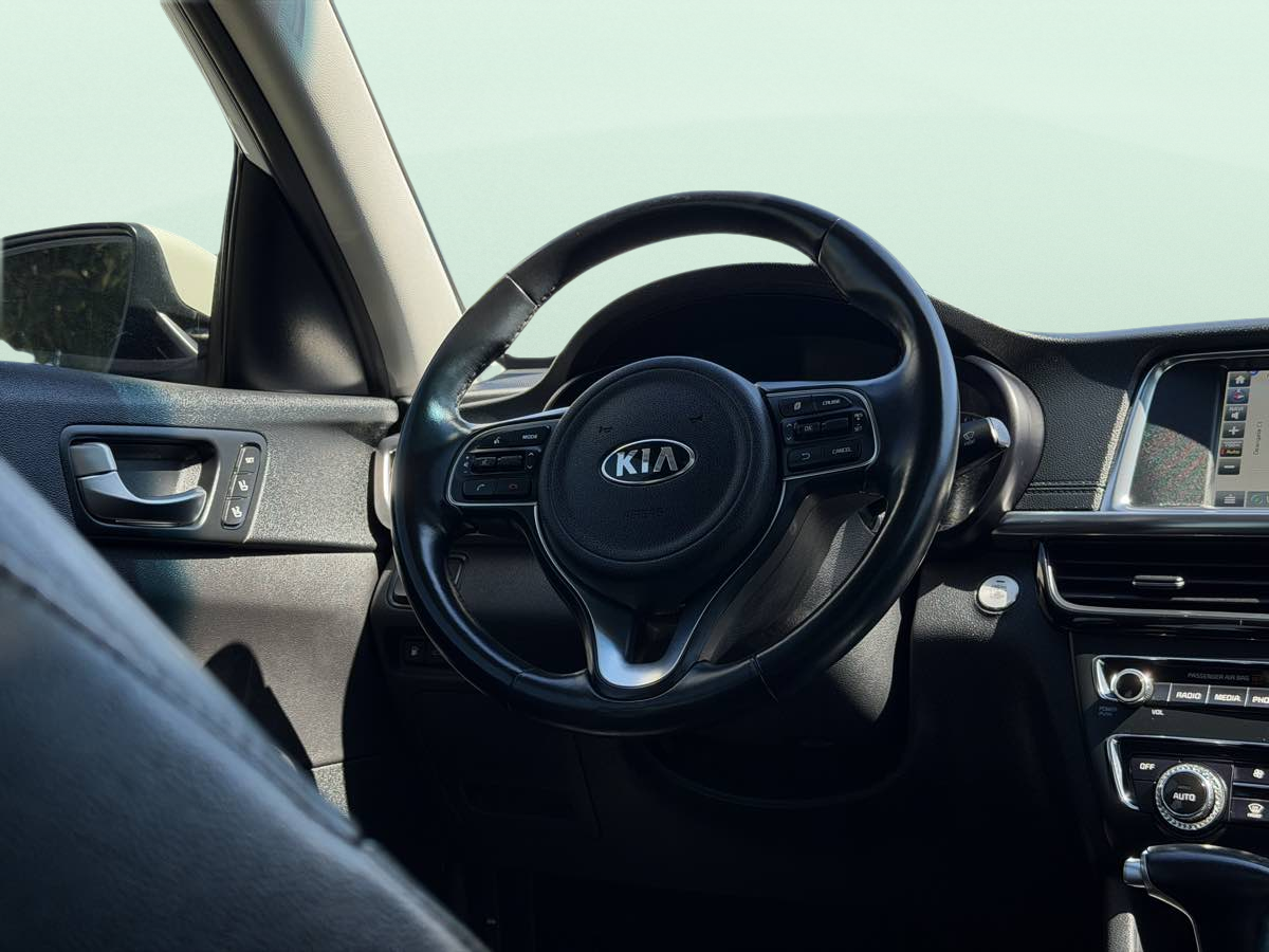 Photo 13 of this Kia Optima