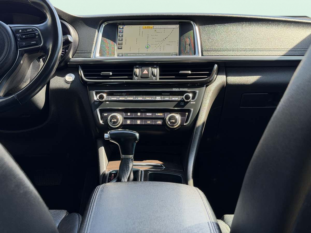 Photo 14 of this Kia Optima