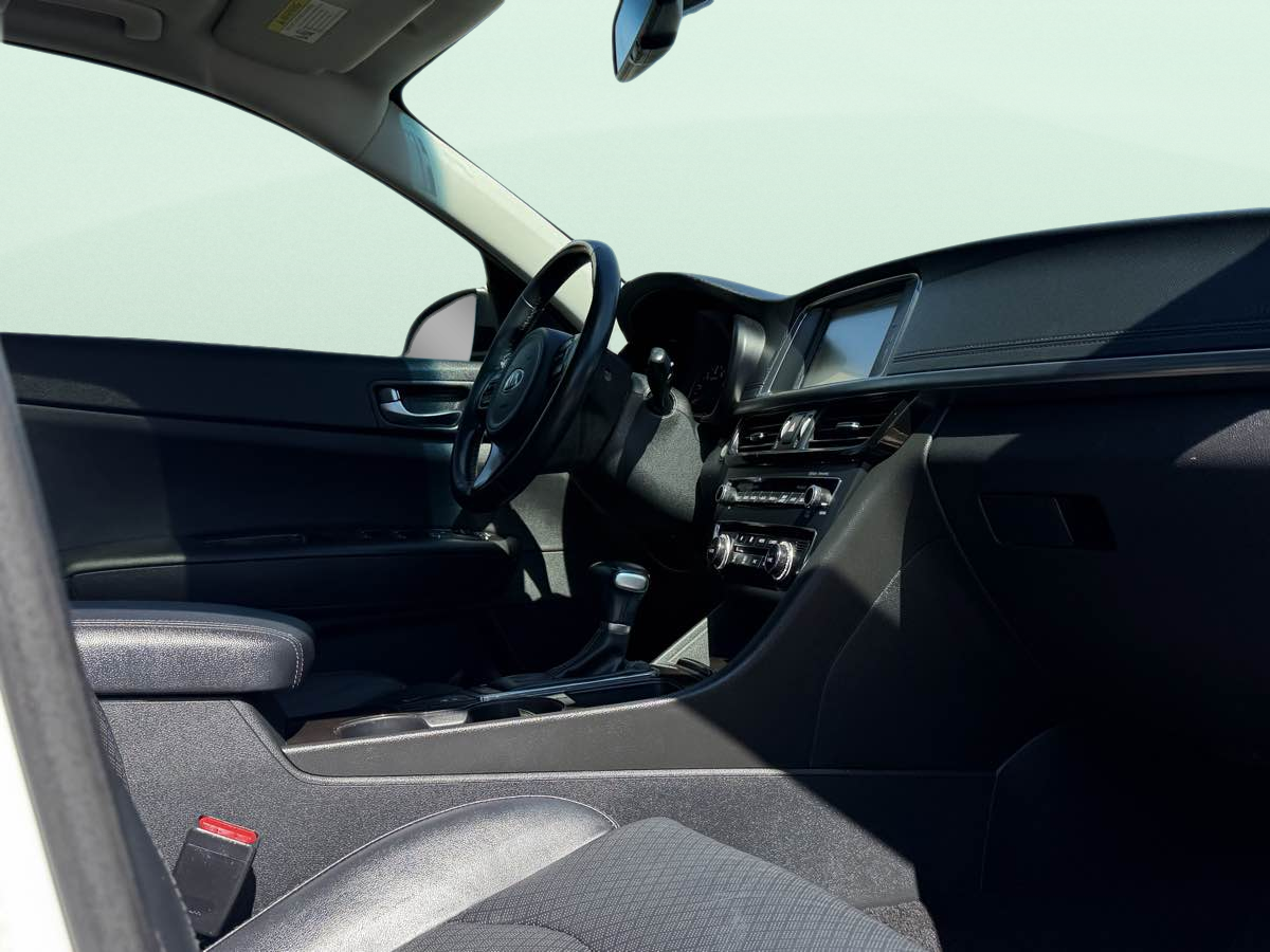 Photo 17 of this Kia Optima