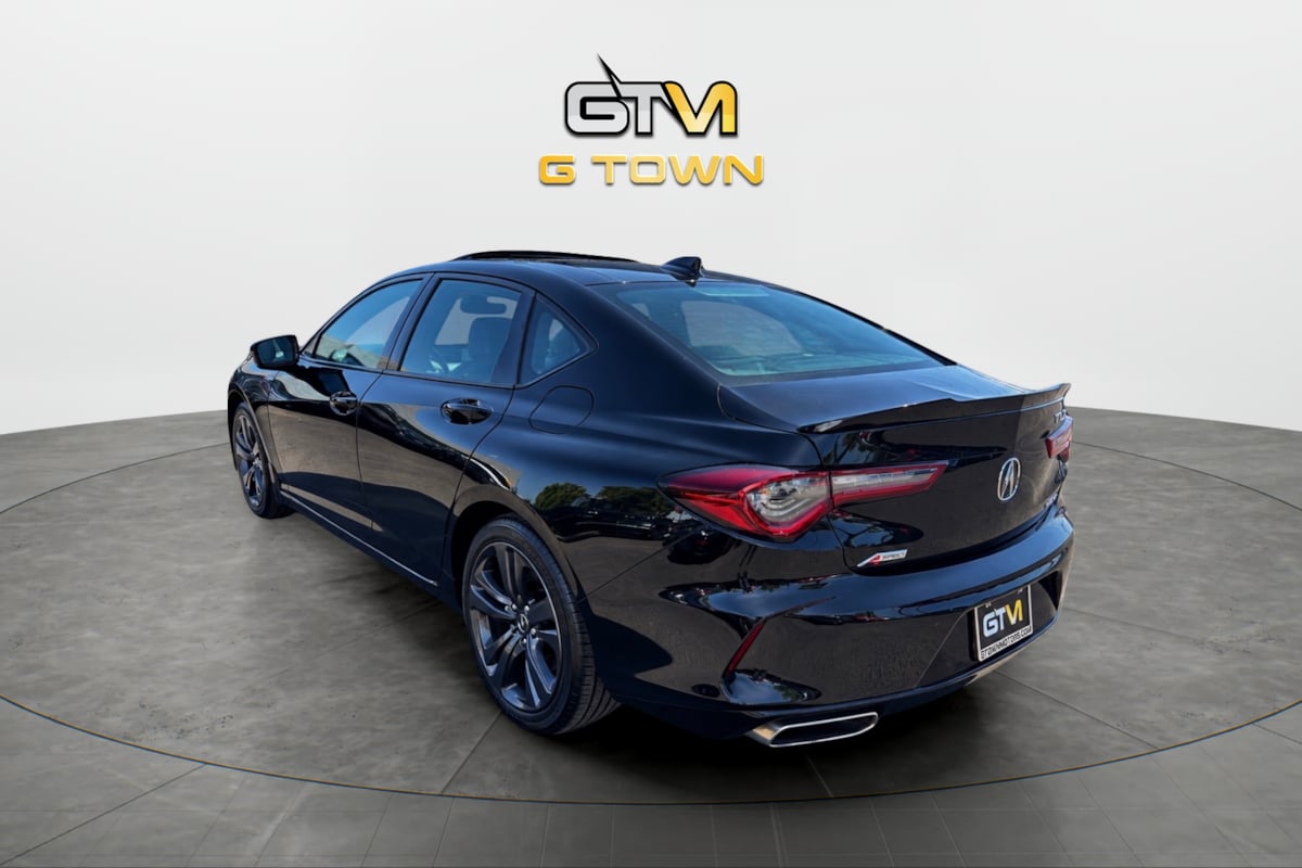 Photo 4 of this Acura TLX