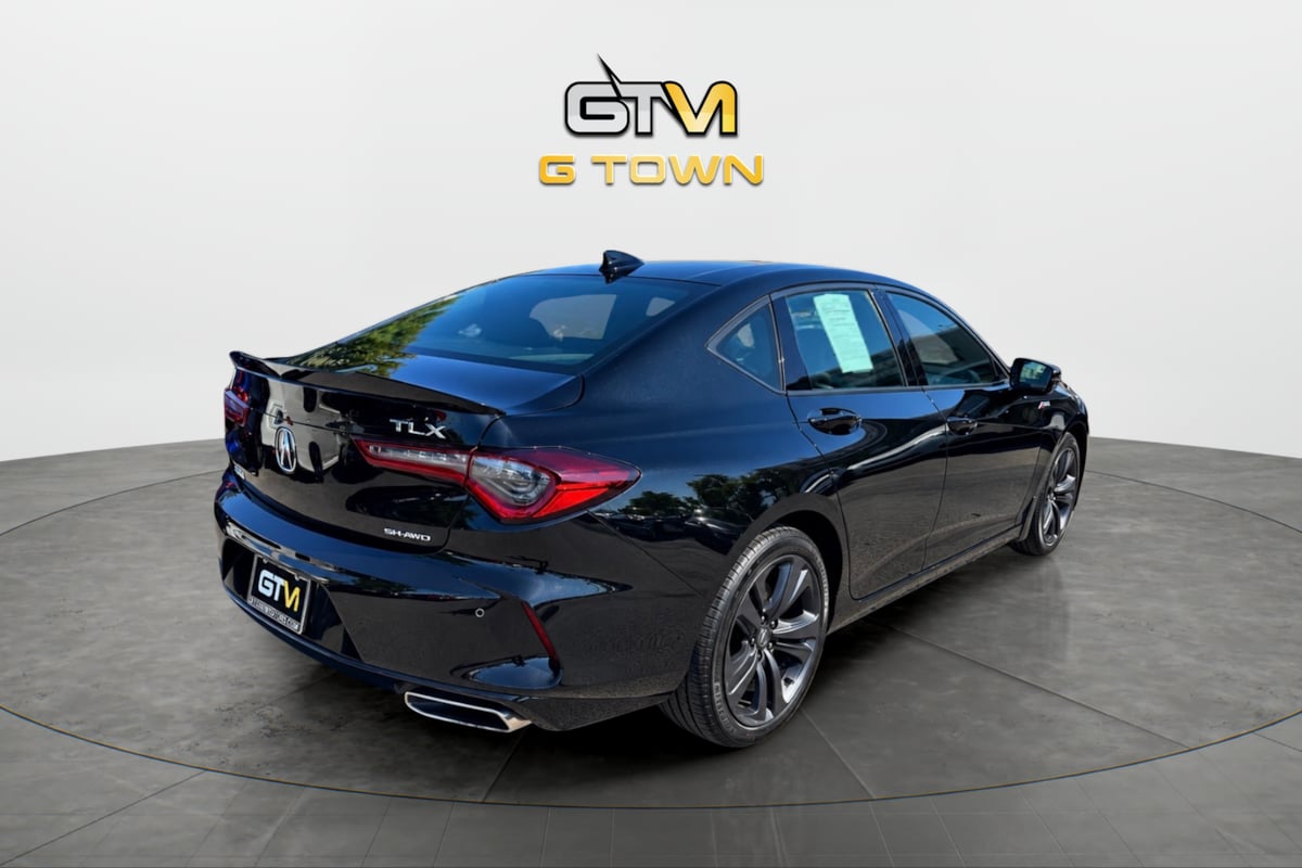 Photo 5 of this Acura TLX