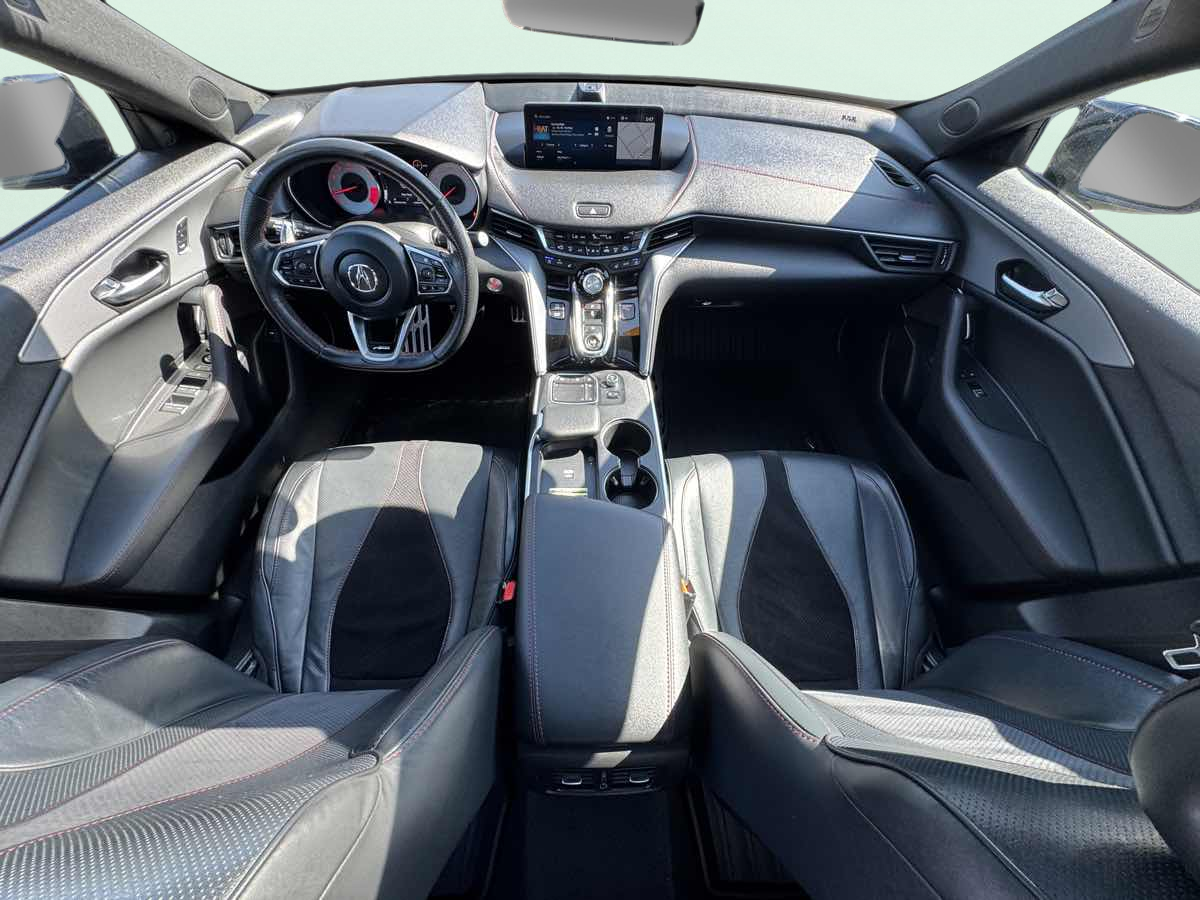 Photo 13 of this Acura TLX