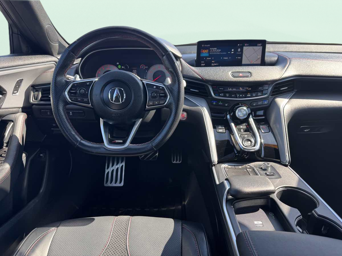 Photo 15 of this Acura TLX