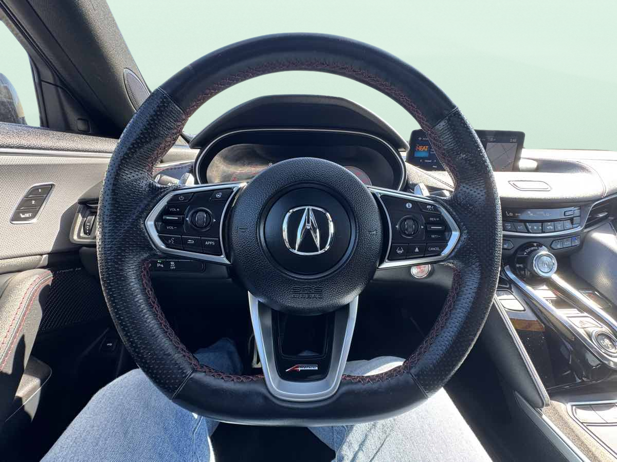 Photo 16 of this Acura TLX