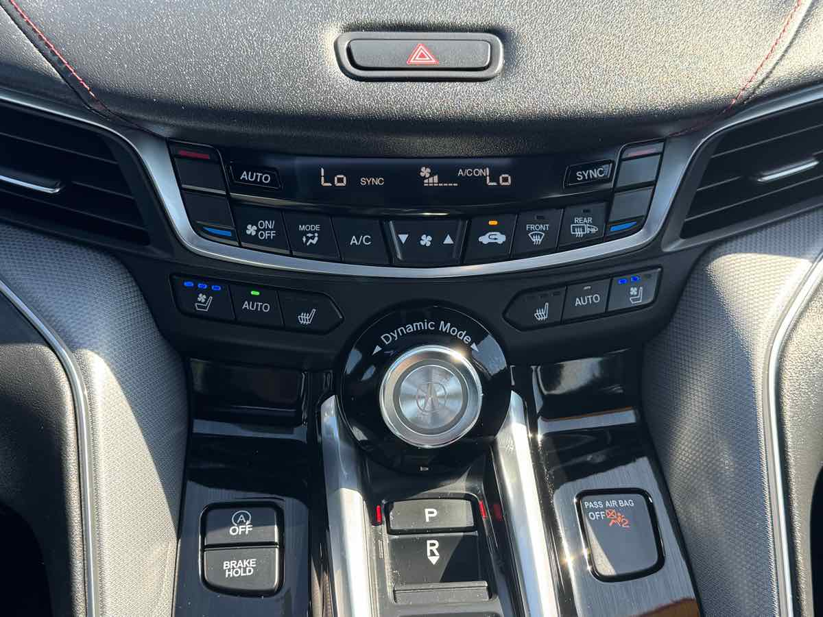 Photo 23 of this Acura TLX