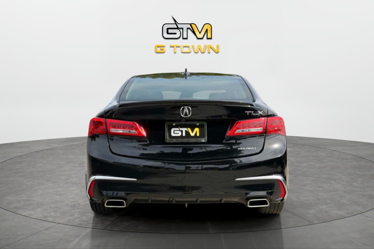 Photo 2 of this Acura TLX