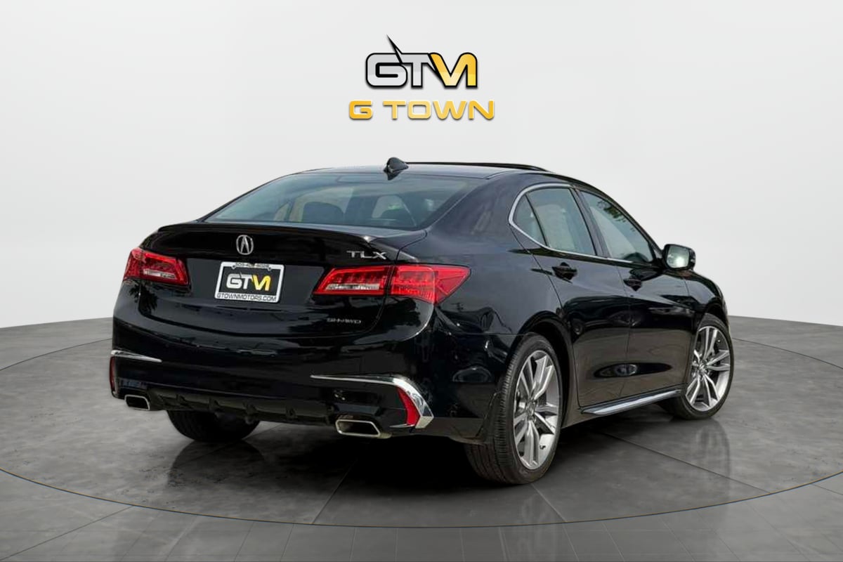 Photo 3 of this Acura TLX
