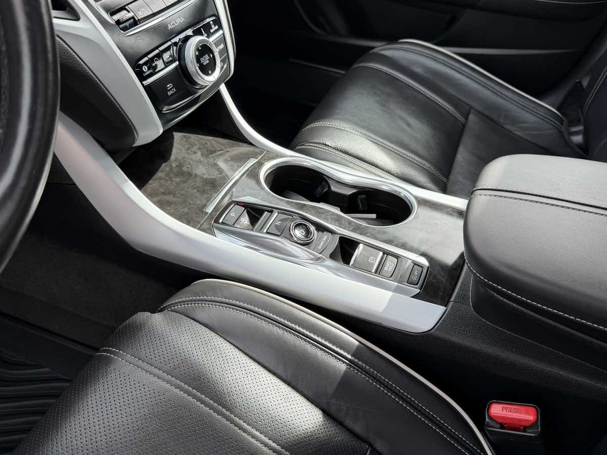 Photo 8 of this Acura TLX