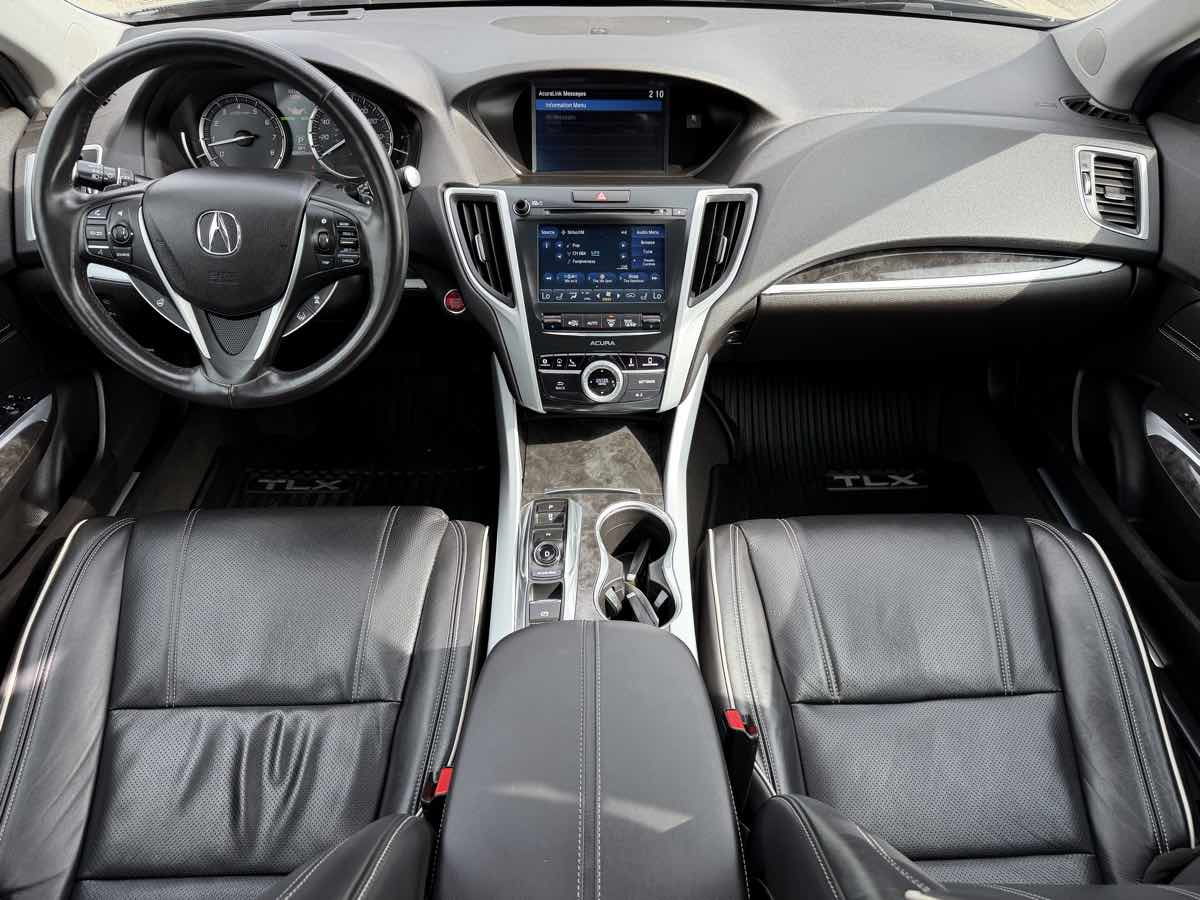 Photo 14 of this Acura TLX