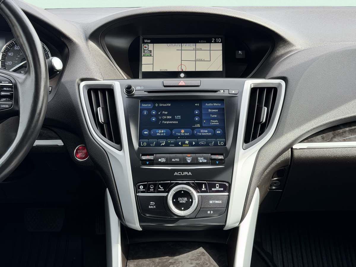 Photo 15 of this Acura TLX
