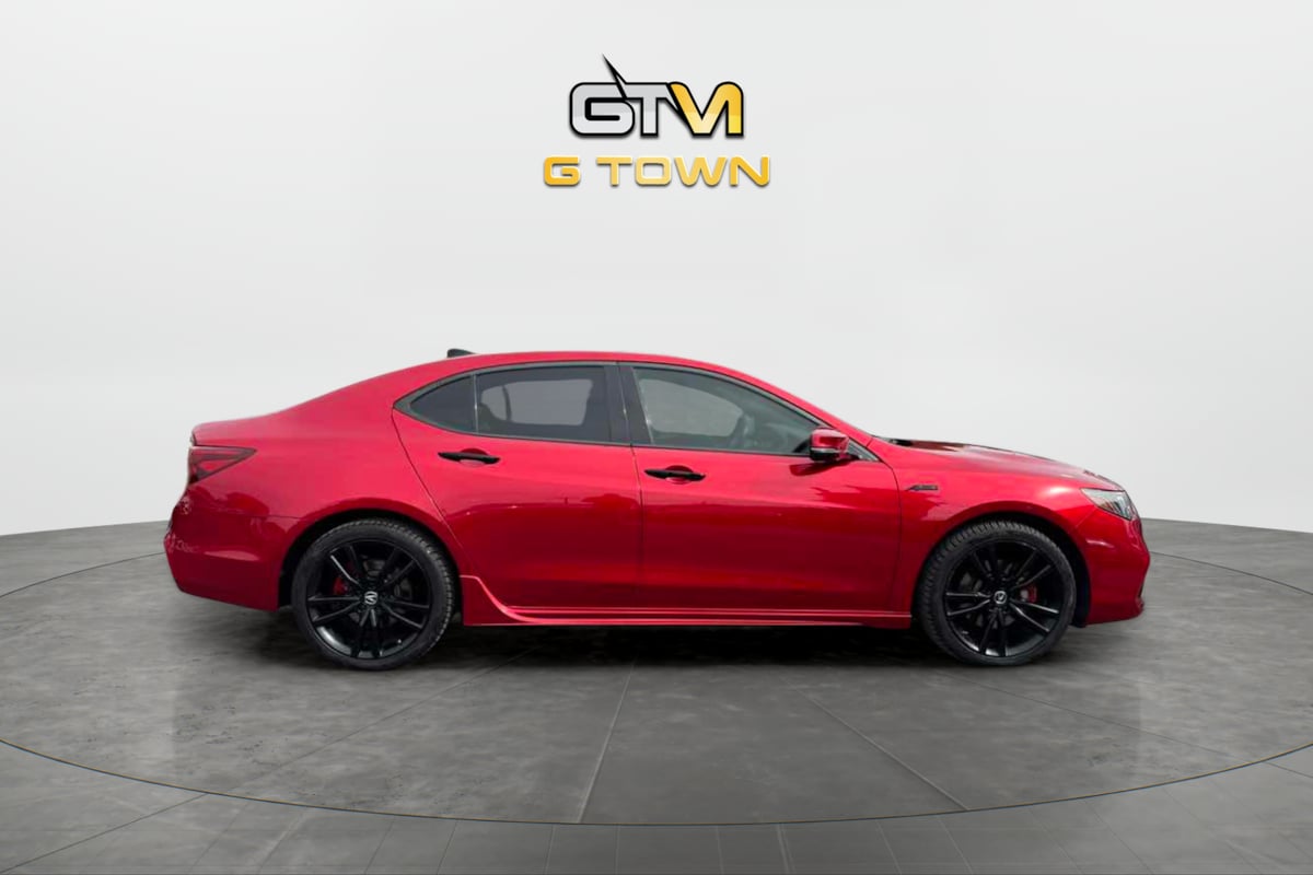 Photo 7 of this Acura TLX