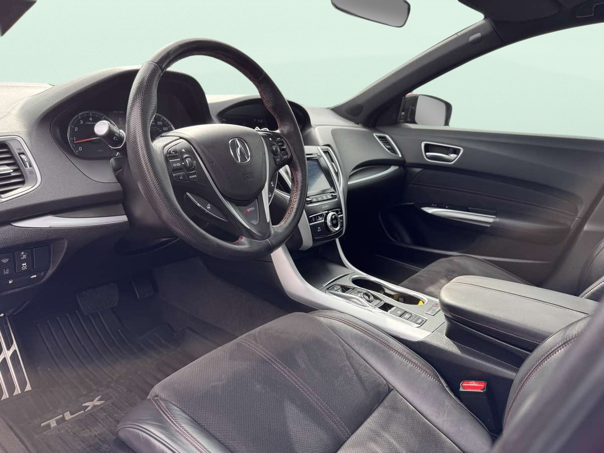 Photo 12 of this Acura TLX