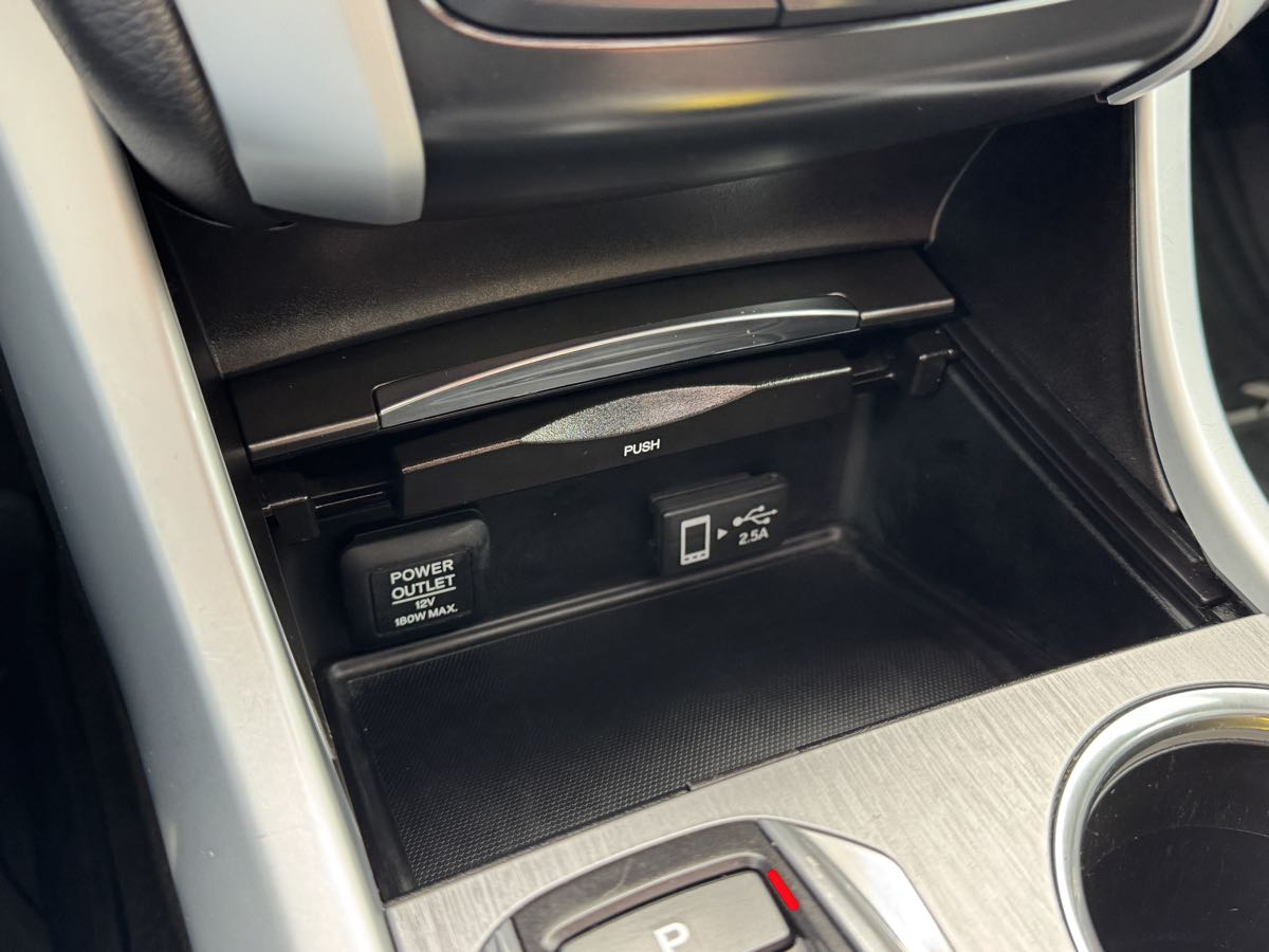 Photo 23 of this Acura TLX