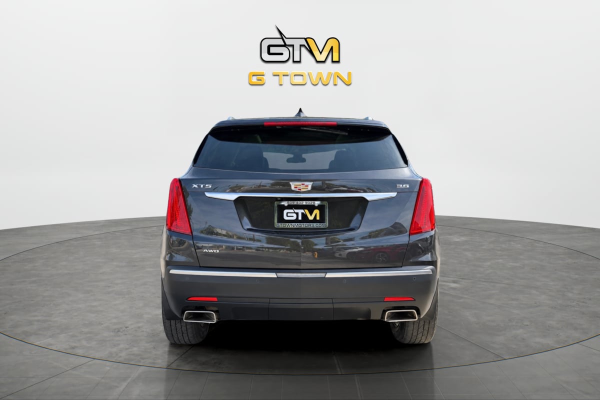 Photo 4 of this Cadillac XT5