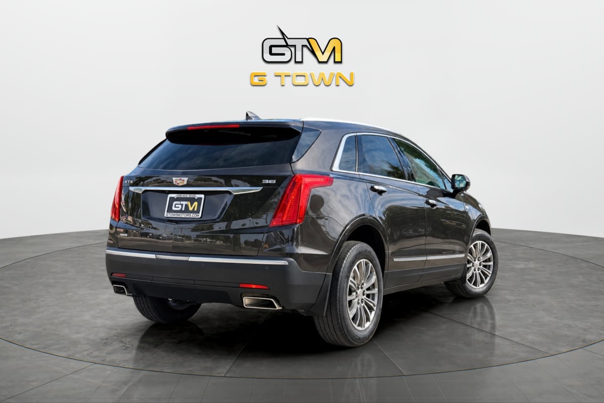 Photo 6 of this Cadillac XT5