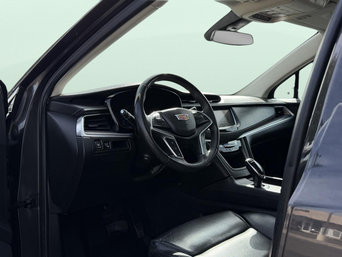 Photo 16 of this Cadillac XT5