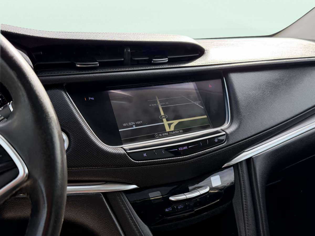 Photo 18 of this Cadillac XT5