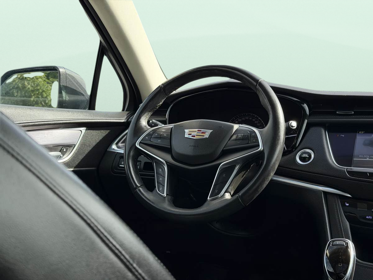 Photo 23 of this Cadillac XT5