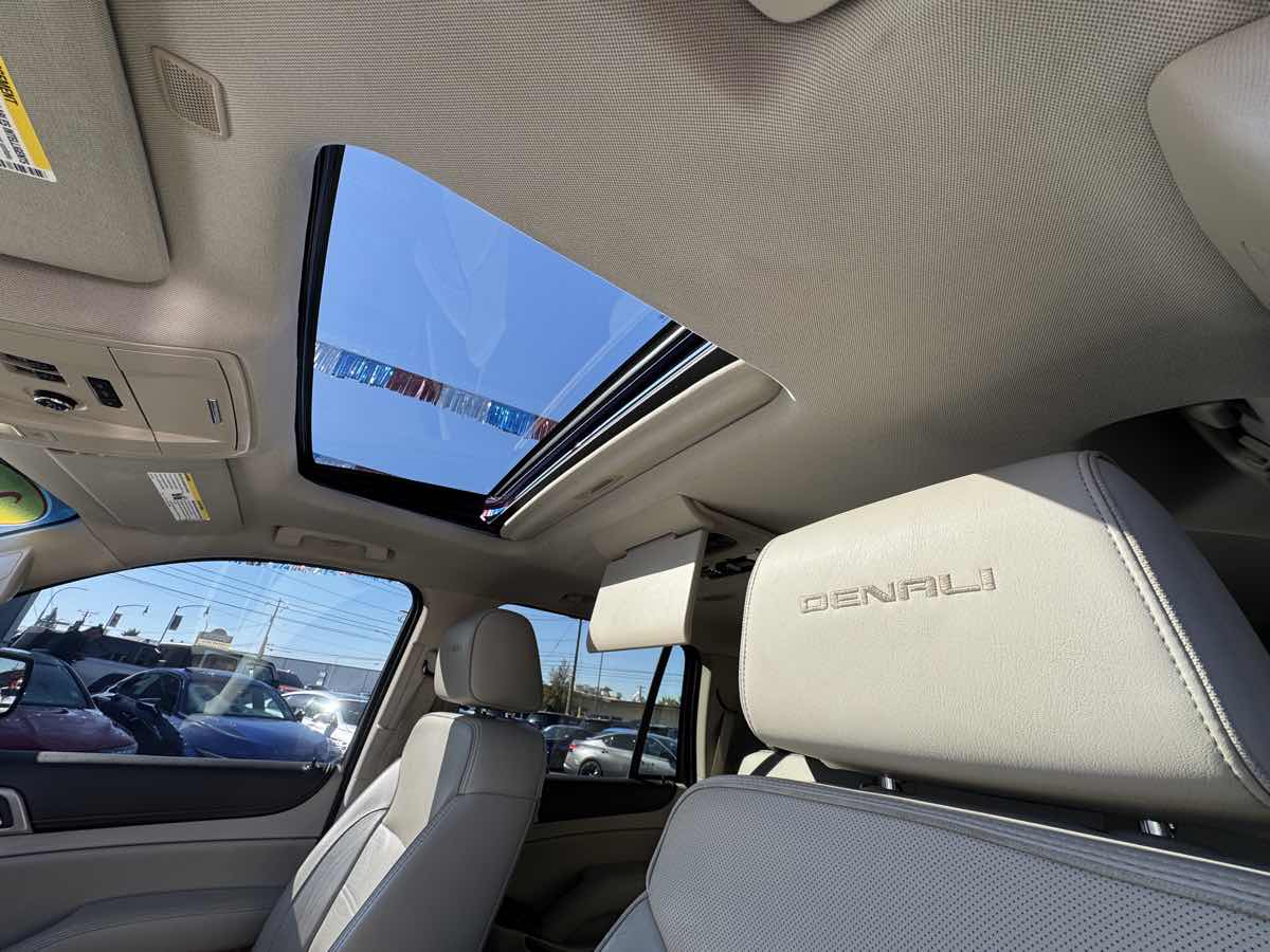 Photo 11 of this GMC Yukon
