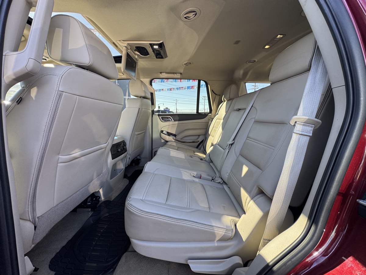 Photo 13 of this GMC Yukon