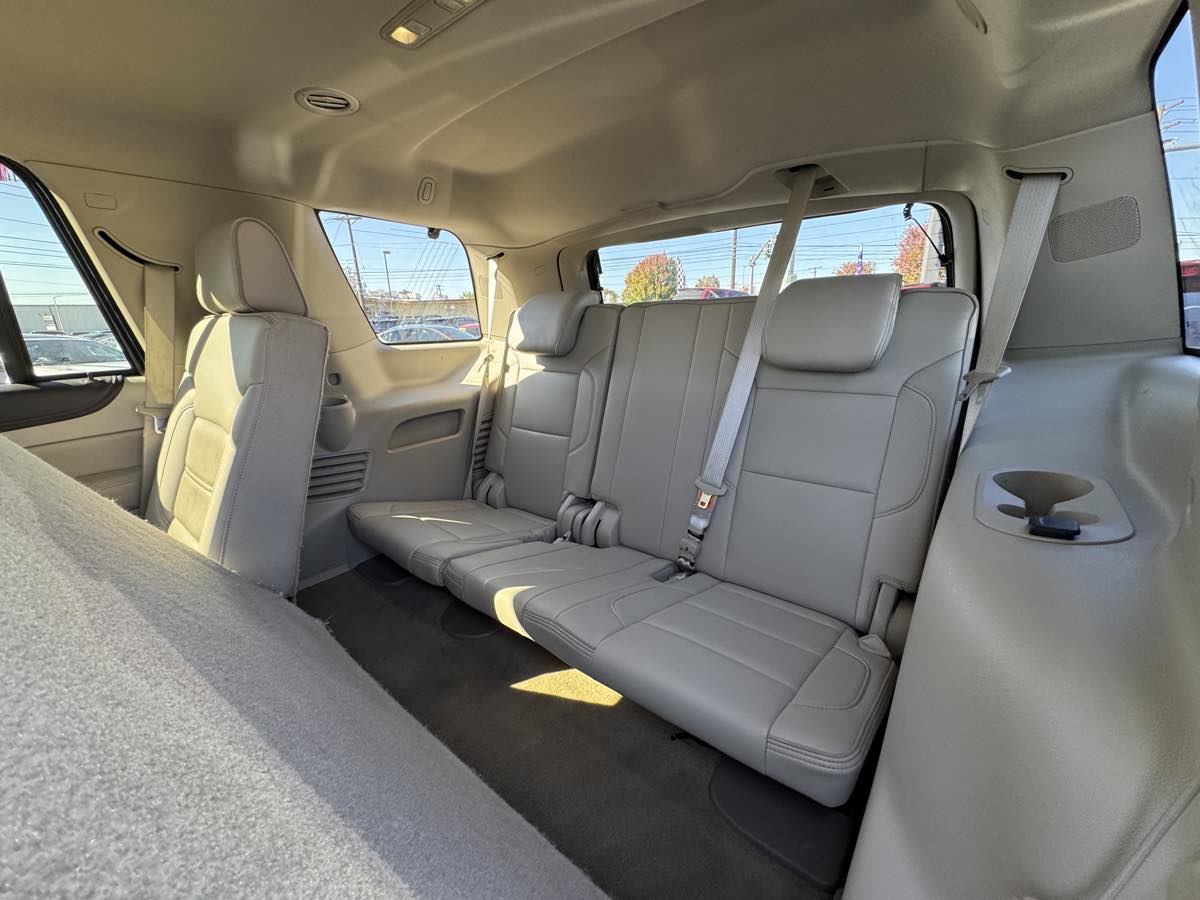 Photo 14 of this GMC Yukon