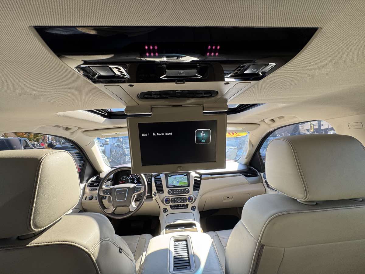 Photo 15 of this GMC Yukon
