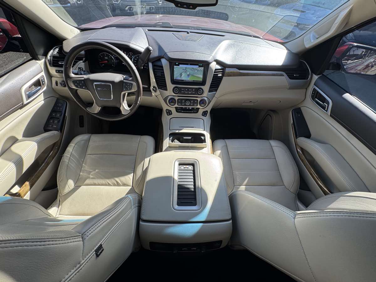 Photo 16 of this GMC Yukon