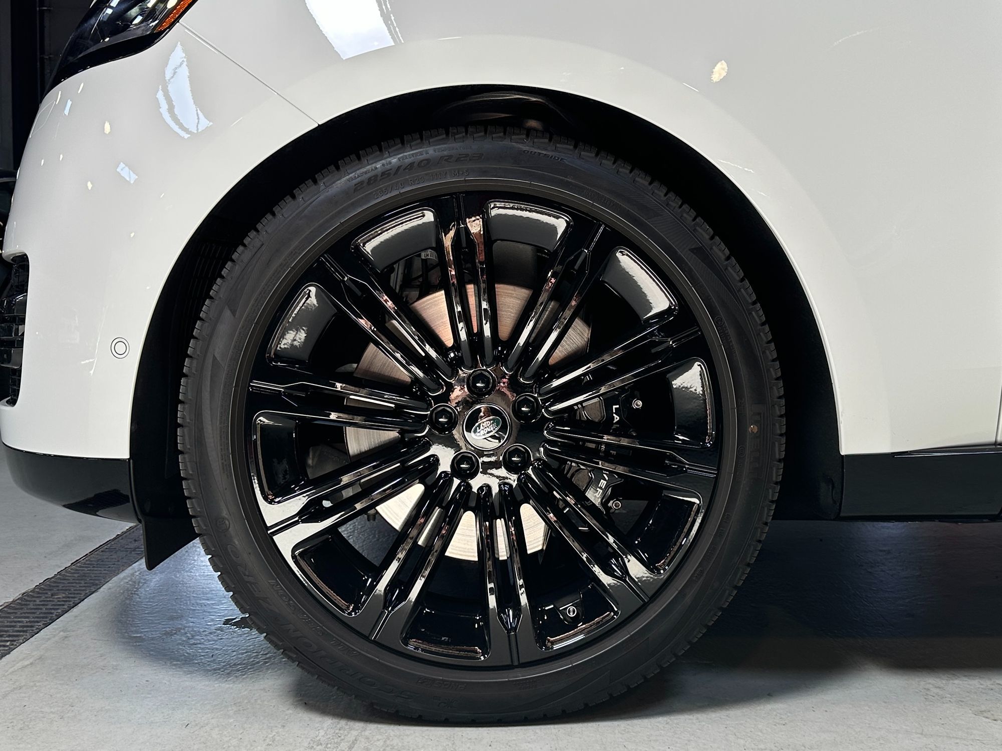 2024 Land Rover Range Rover Autobiography LWB photo 3