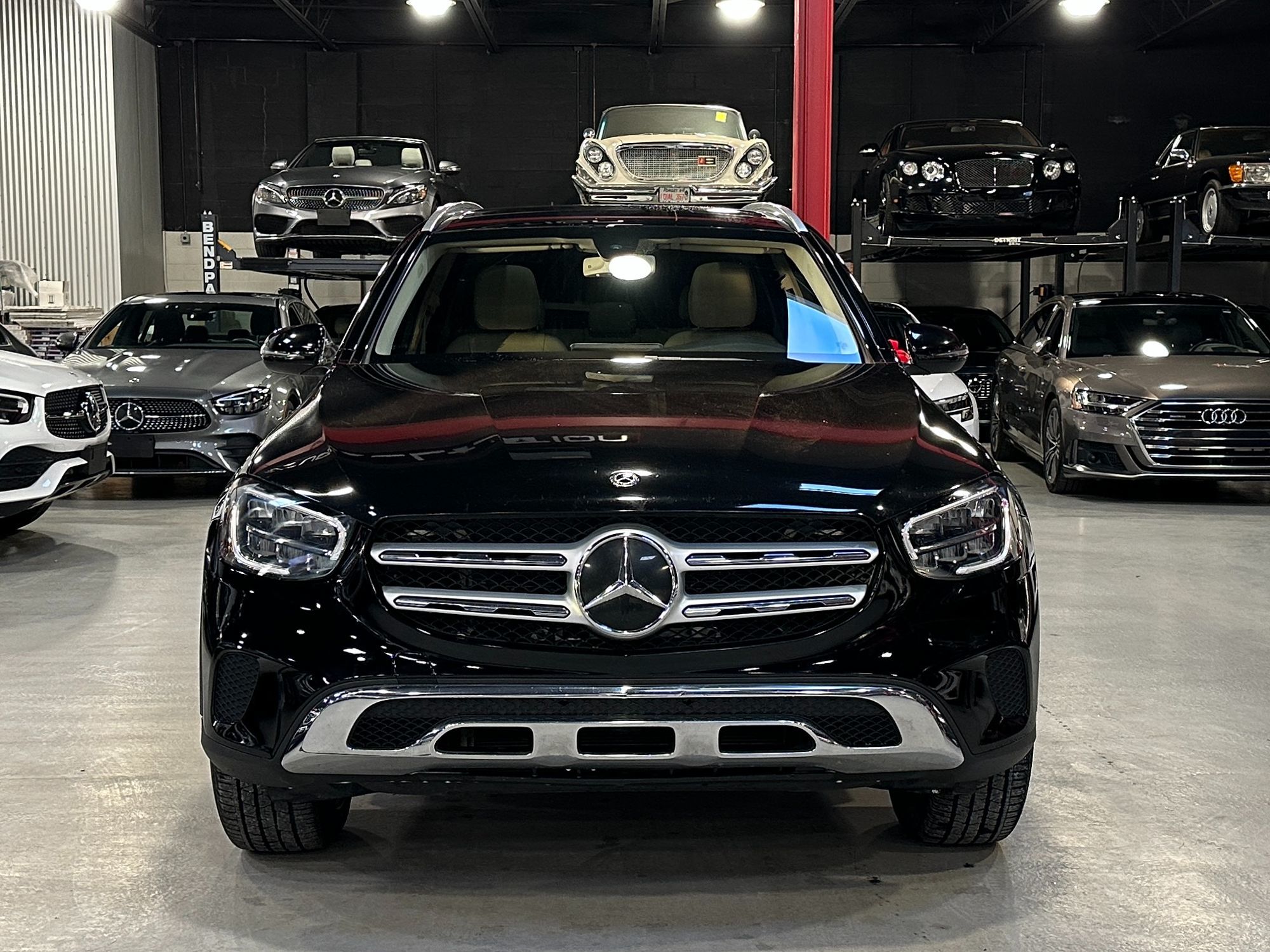 Photo 14 of this Mercedes-Benz GLC 300