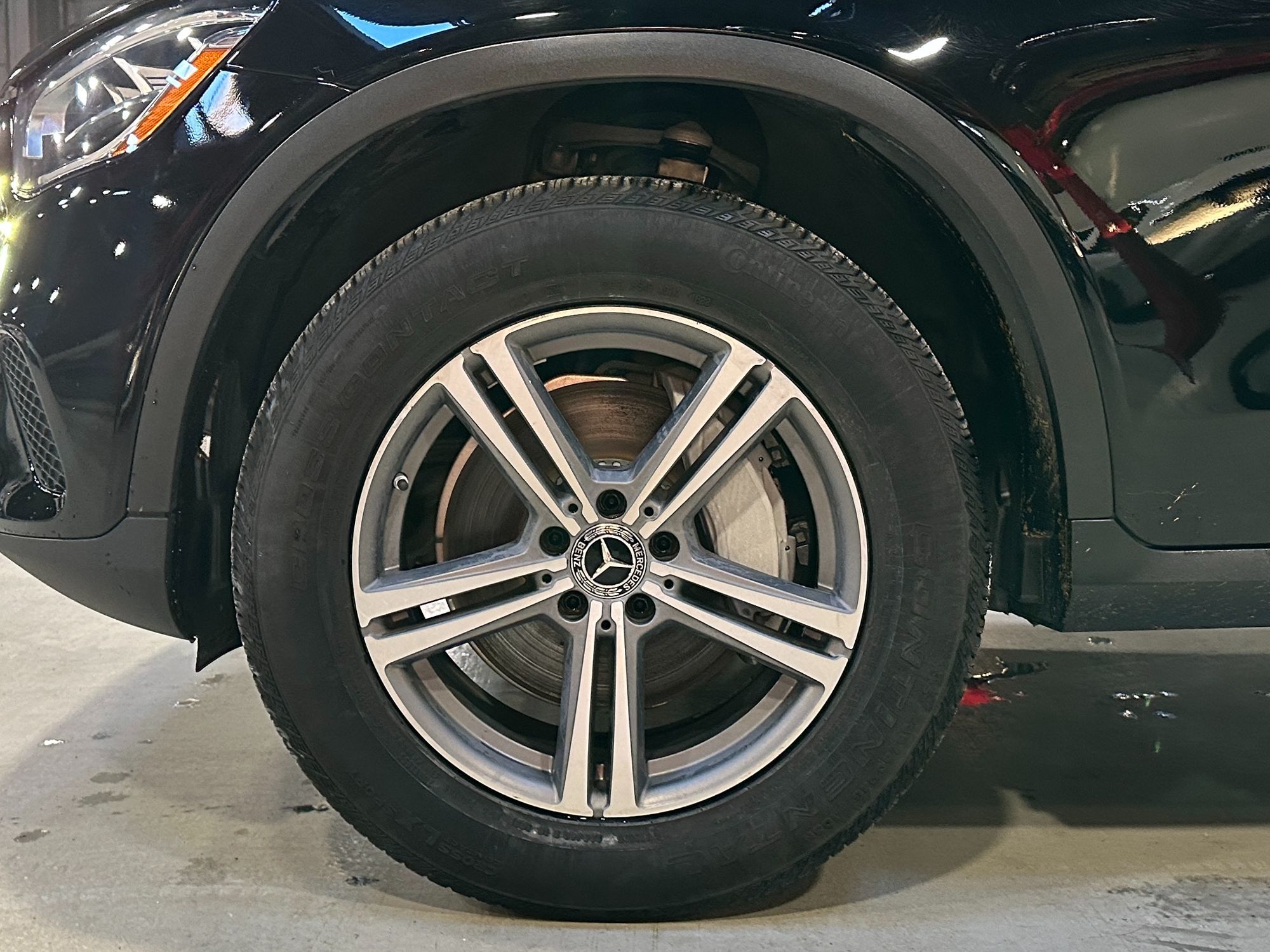 Photo 3 of this Mercedes-Benz GLC 300