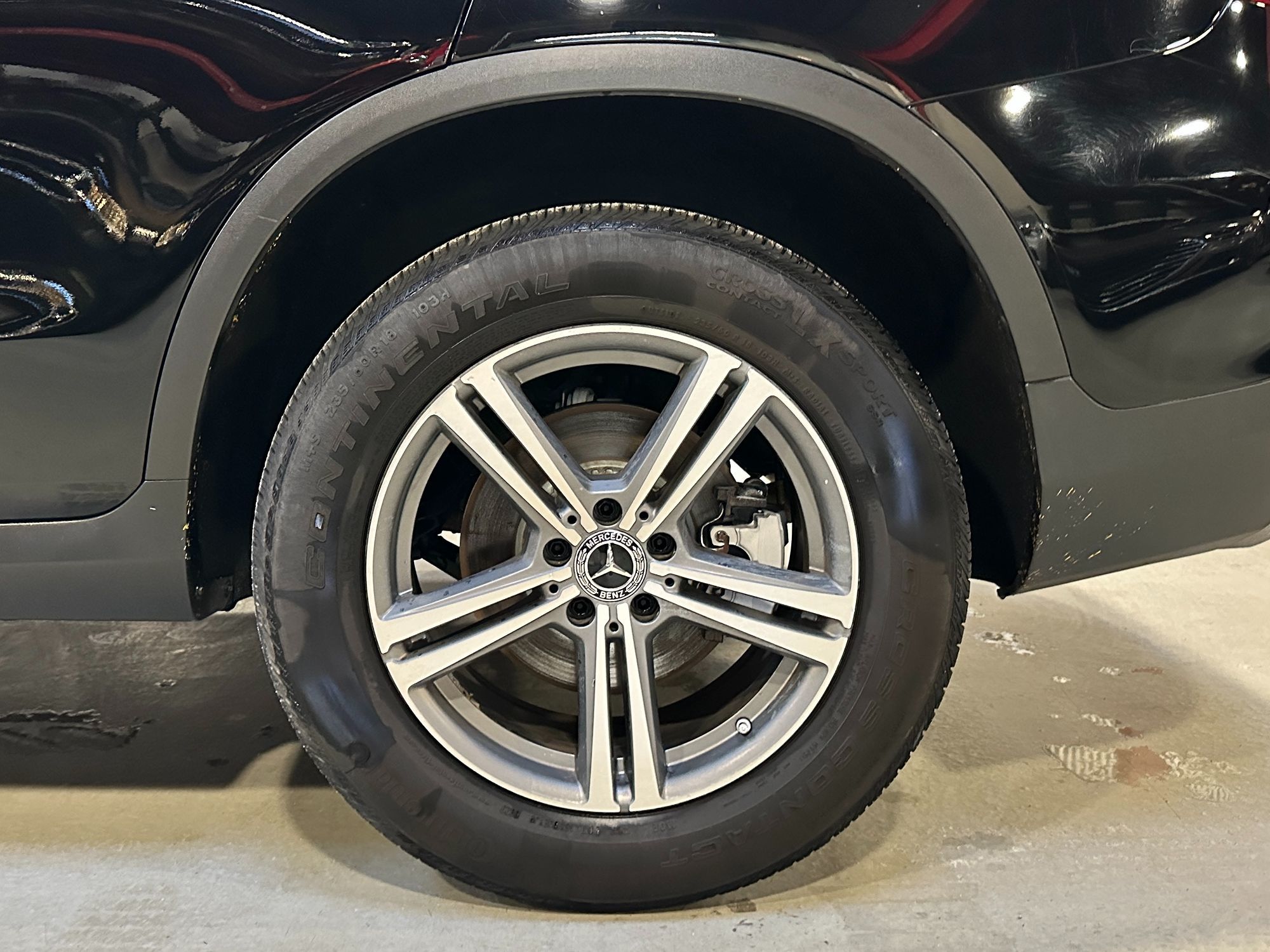 Photo 5 of this Mercedes-Benz GLC 300