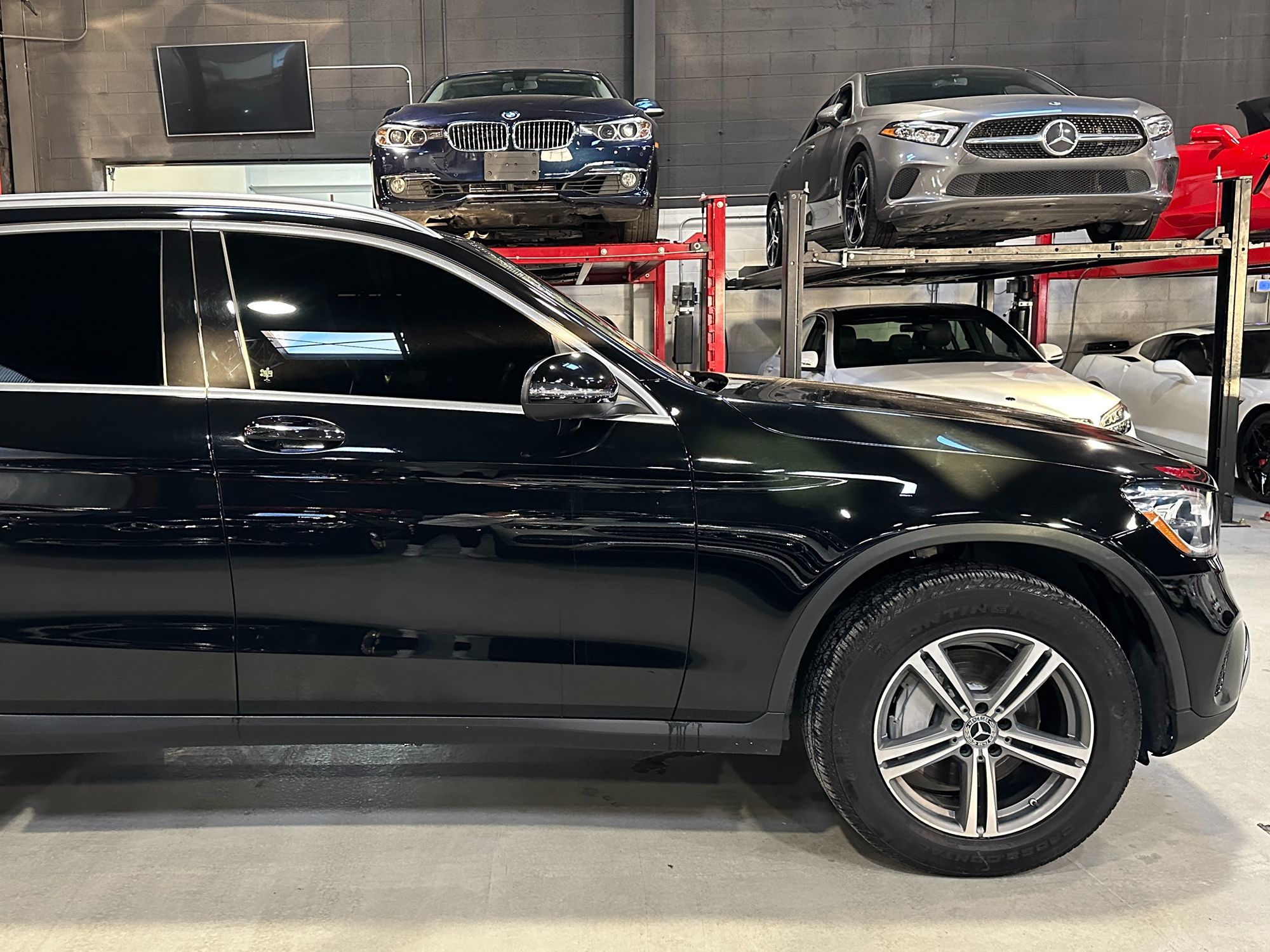 Photo 11 of this Mercedes-Benz GLC 300