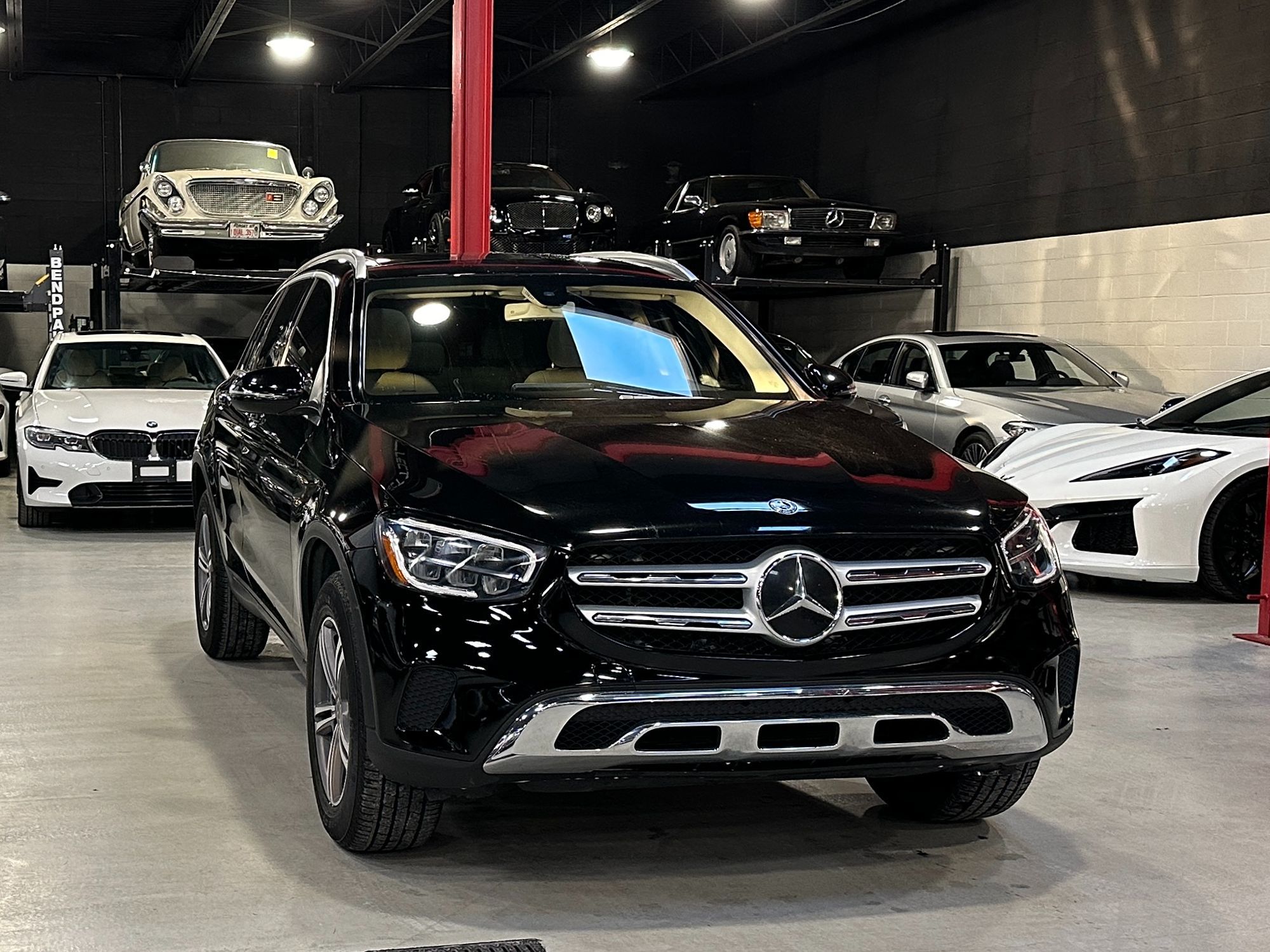Photo 13 of this Mercedes-Benz GLC 300