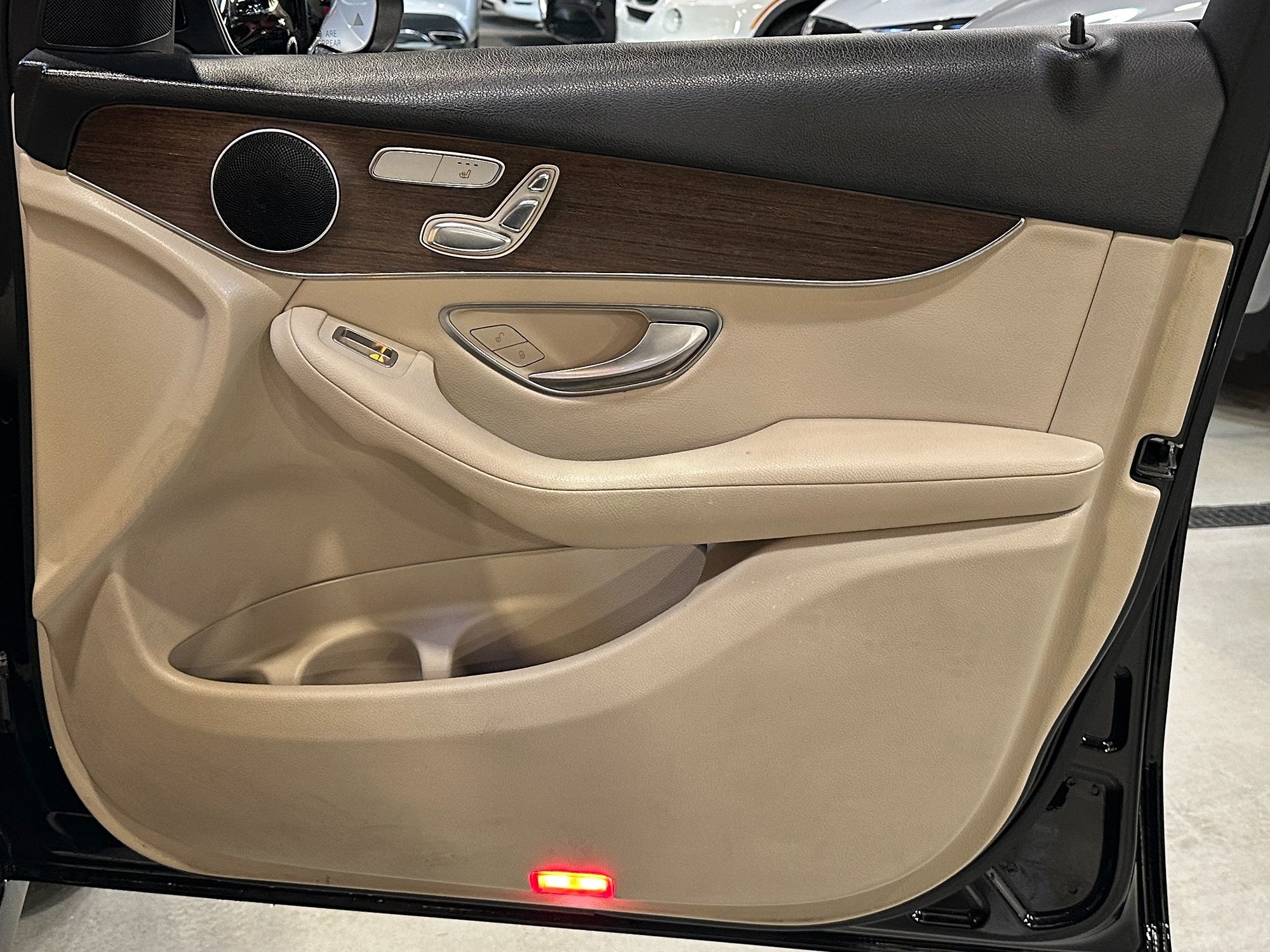 Photo 29 of this Mercedes-Benz GLC 300