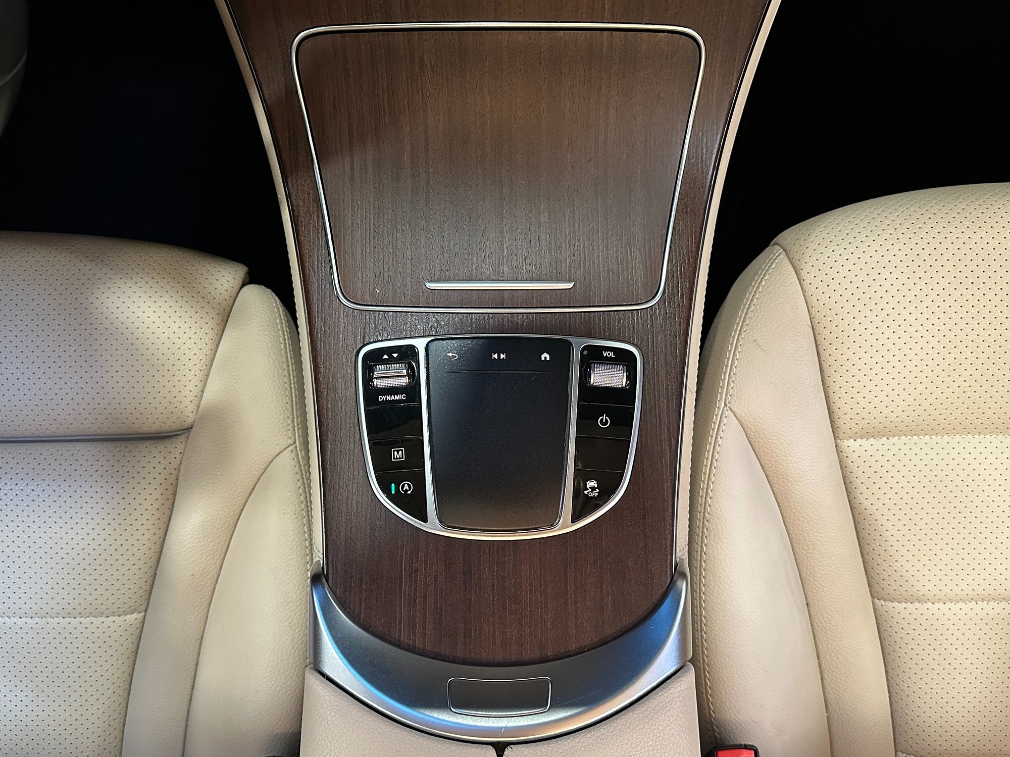 Photo 23 of this Mercedes-Benz GLC 300
